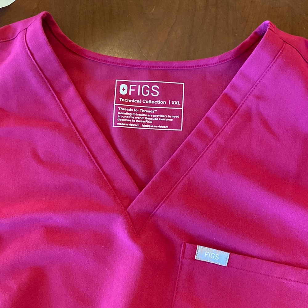 Figs Catarina one pocket top size XXL color dark magenta